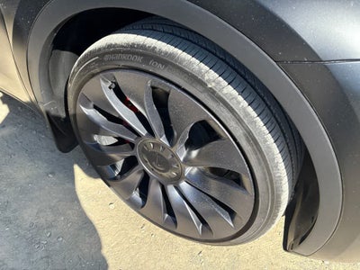 2024 Tesla Model Y Performance Dual Motor All-Wheel Drive