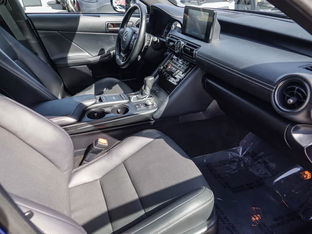 2025 Lexus IS 300 F SPORT Design