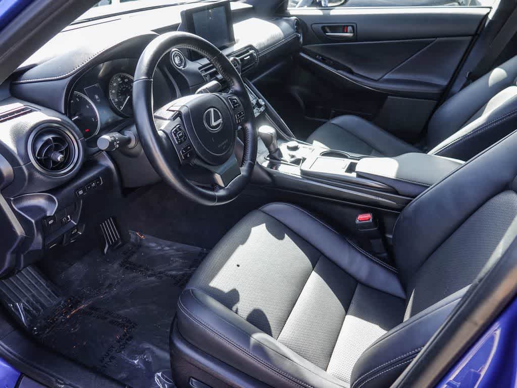 2025 Lexus IS 300 F SPORT Design