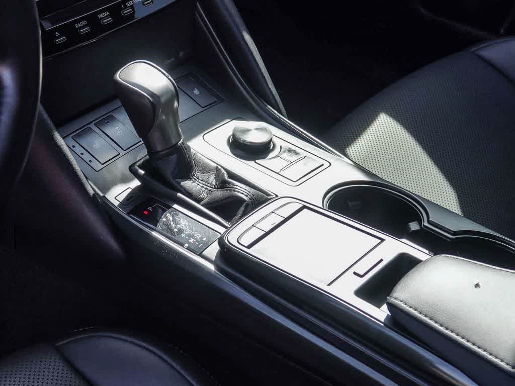 2025 Lexus IS 300 F SPORT Design