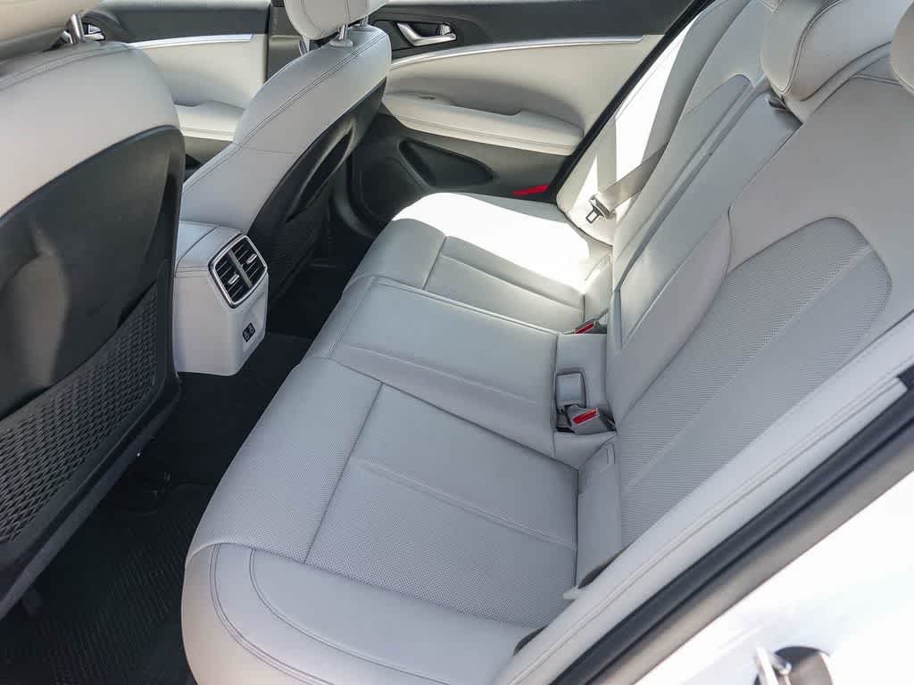 2024 Genesis G70 2.5T RWD