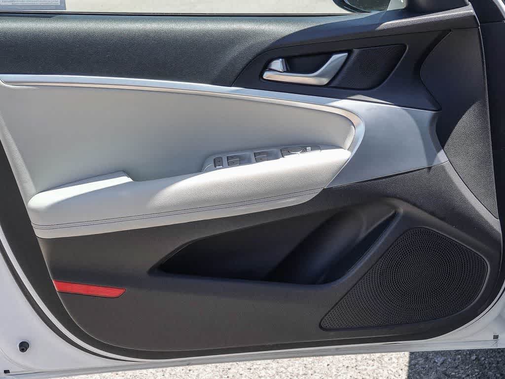 2024 Genesis G70 2.5T RWD