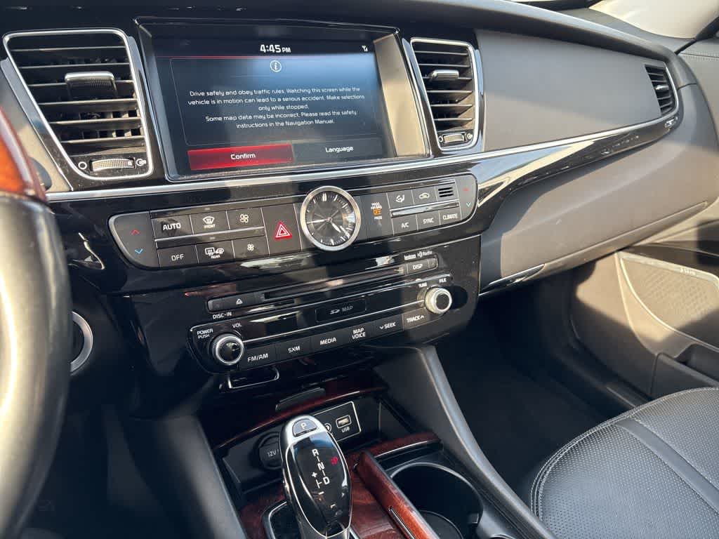 2017 Kia K900 Luxury 3.8L