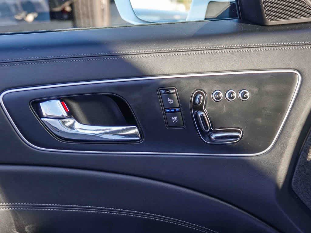 2017 Kia K900 Luxury 3.8L