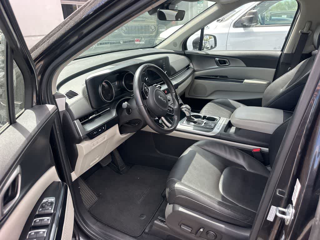 2024 Kia Carnival LX