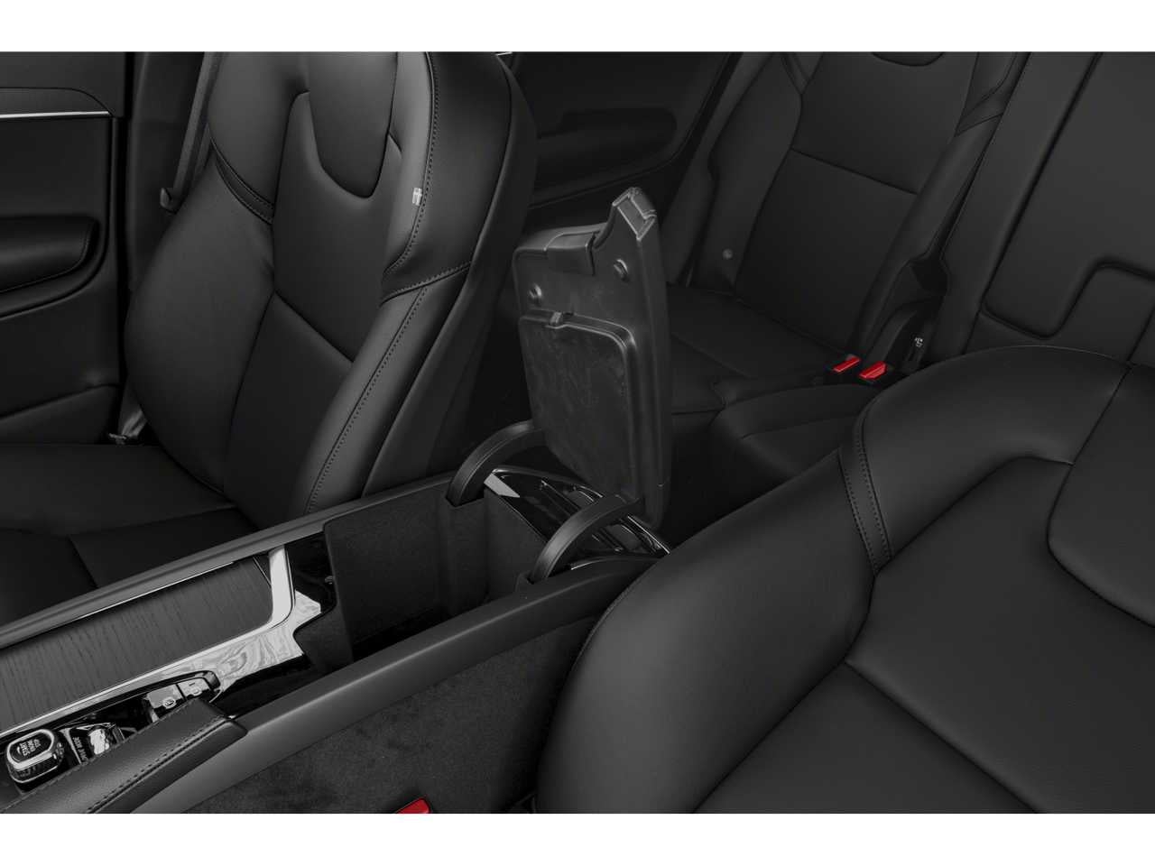 2020 Volvo XC90 T5 Momentum 7 Passenger