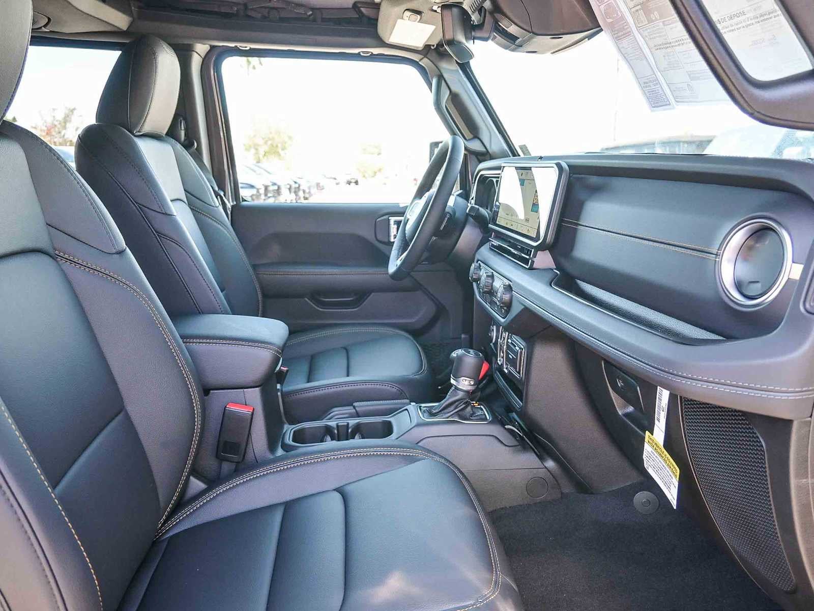 2025 Jeep Wrangler WRANGLER 4-DOOR SAHARA