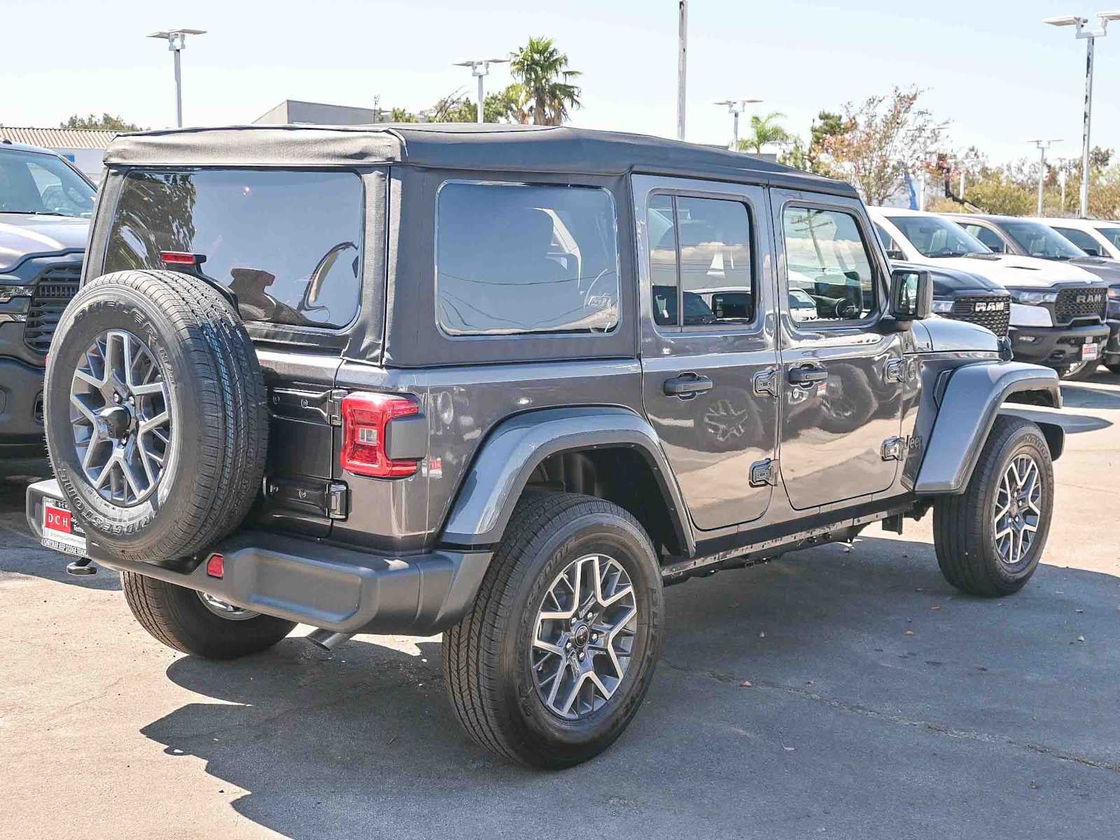 2025 Jeep Wrangler WRANGLER 4-DOOR SAHARA