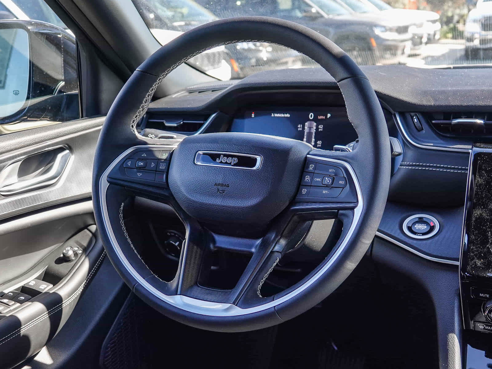 2025 Jeep Grand Cherokee GRAND CHEROKEE ALTITUDE 4X2