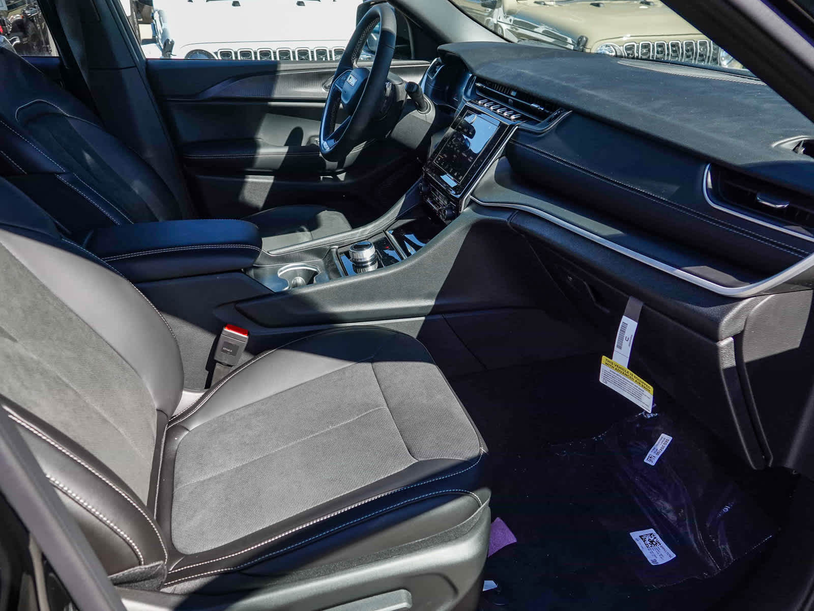 2025 Jeep Grand Cherokee GRAND CHEROKEE ALTITUDE 4X2