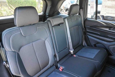 2025 Jeep Grand Cherokee GRAND CHEROKEE LAREDO 4X2