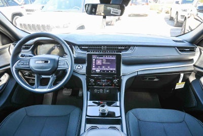 2025 Jeep Grand Cherokee GRAND CHEROKEE LAREDO 4X2