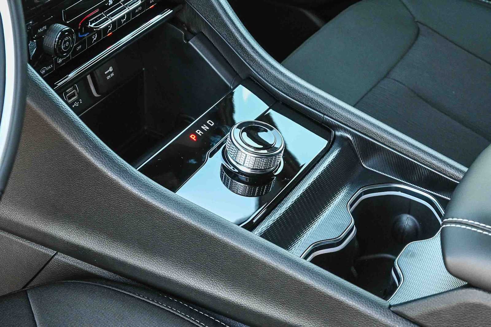 2025 Jeep Grand Cherokee GRAND CHEROKEE LAREDO 4X2