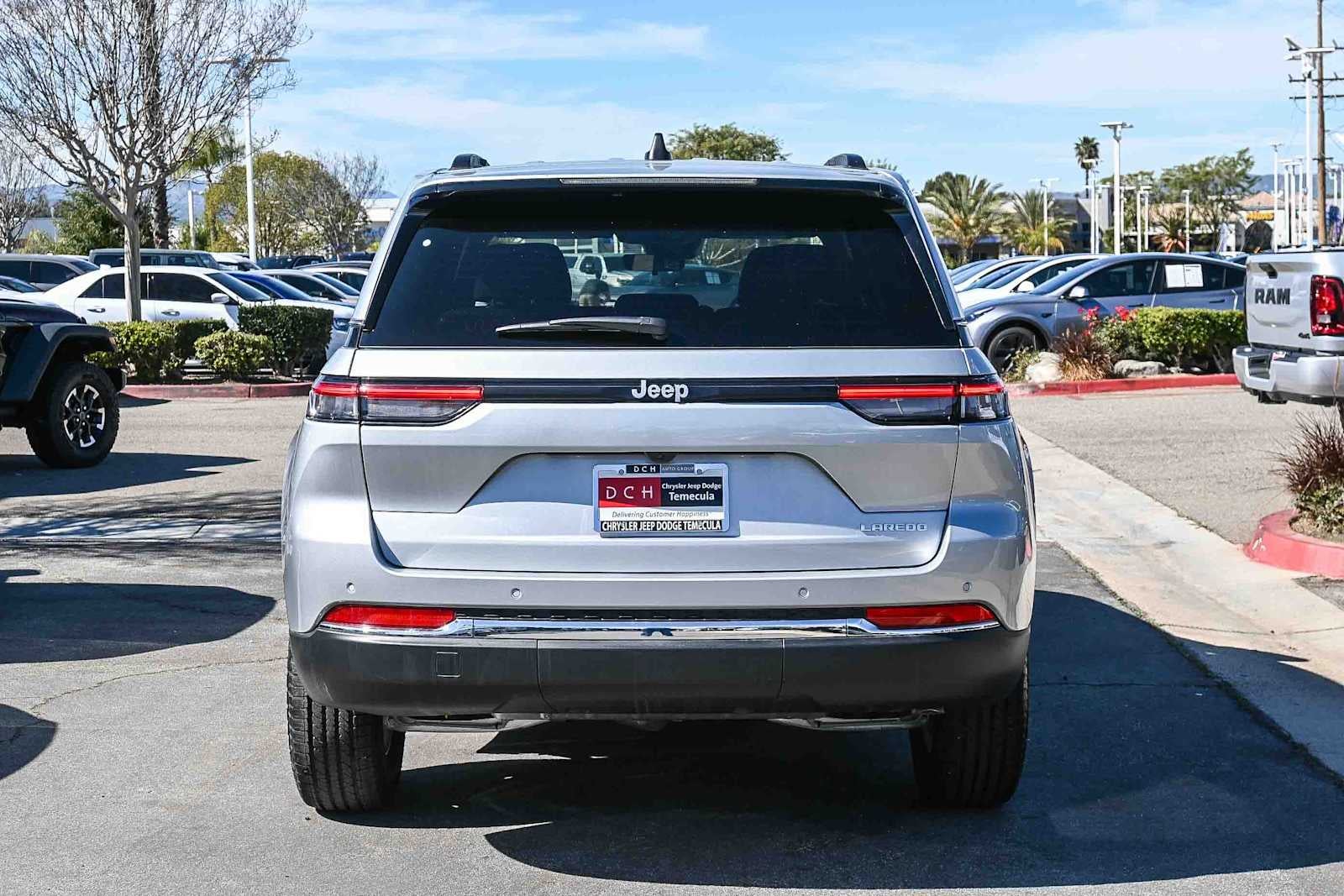 2025 Jeep Grand Cherokee GRAND CHEROKEE LAREDO 4X2