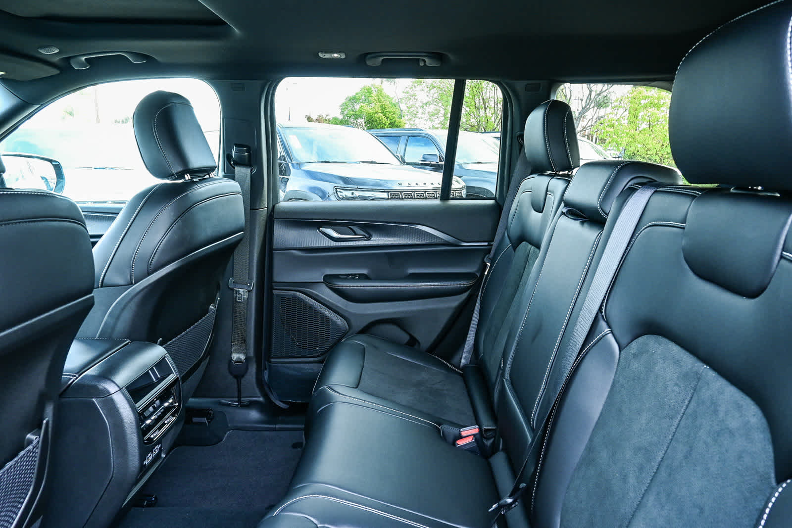 2025 Jeep Grand Cherokee GRAND CHEROKEE ALTITUDE X 4X2