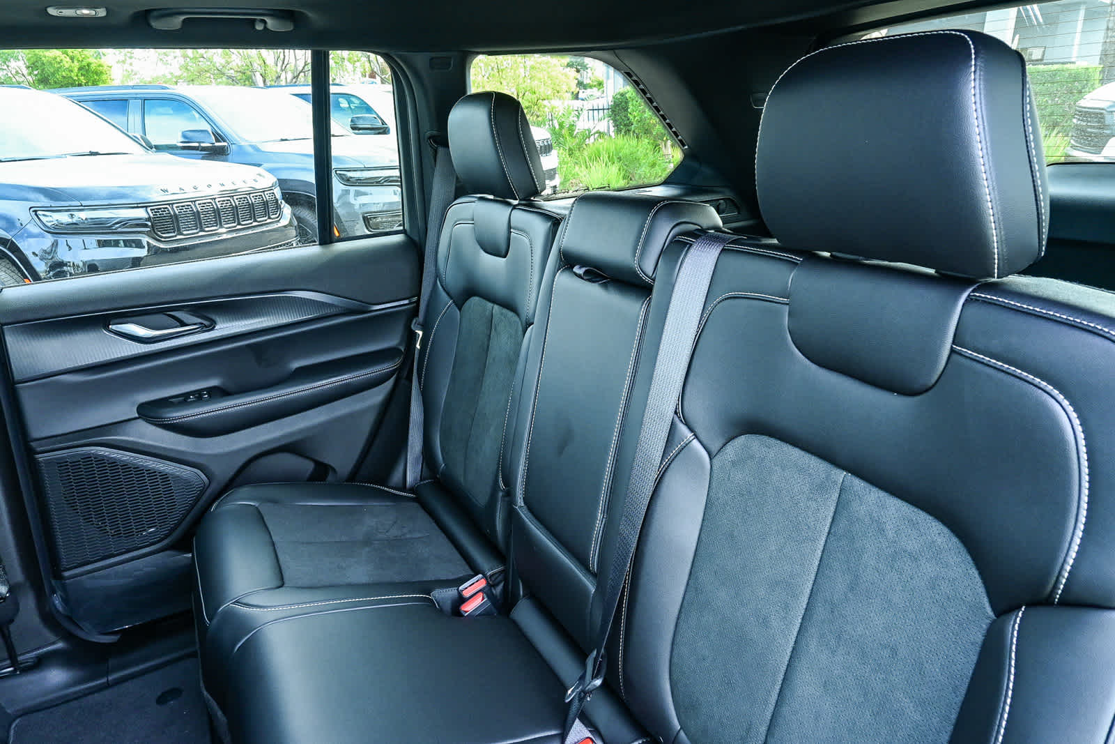 2025 Jeep Grand Cherokee GRAND CHEROKEE ALTITUDE X 4X2