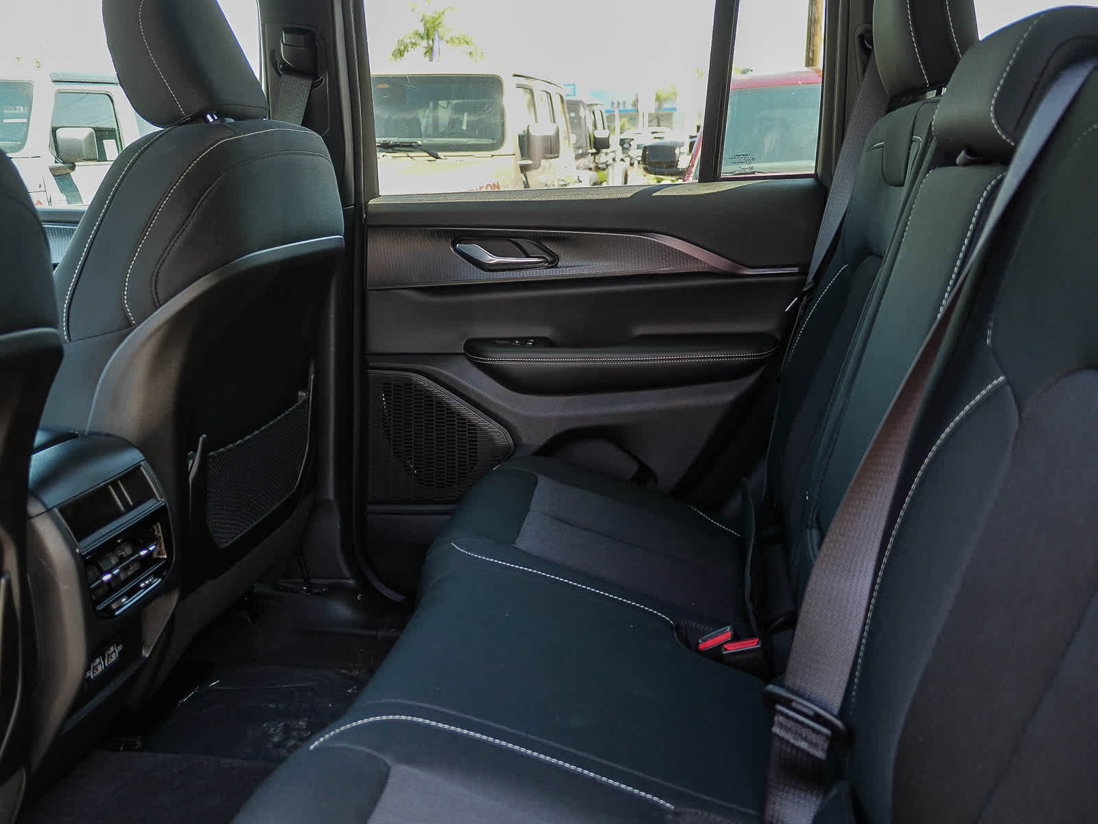 2026 Jeep Grand Cherokee GRAND CHEROKEE LAREDO 4X4