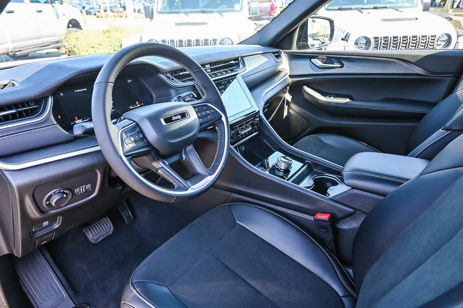 2025 Jeep Grand Cherokee GRAND CHEROKEE ALTITUDE X 4X4