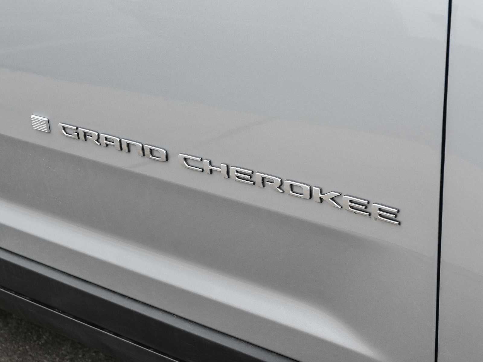 2025 Jeep Grand Cherokee L GRAND CHEROKEE L LAREDO X 4X2