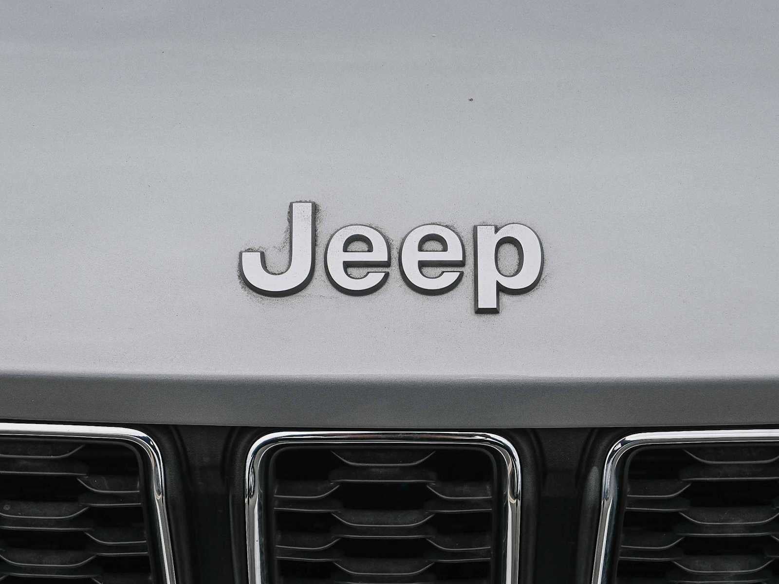 2025 Jeep Grand Cherokee L GRAND CHEROKEE L LAREDO X 4X2