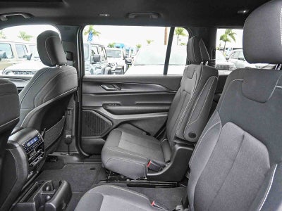 2025 Jeep Grand Cherokee L GRAND CHEROKEE L LAREDO X 4X2