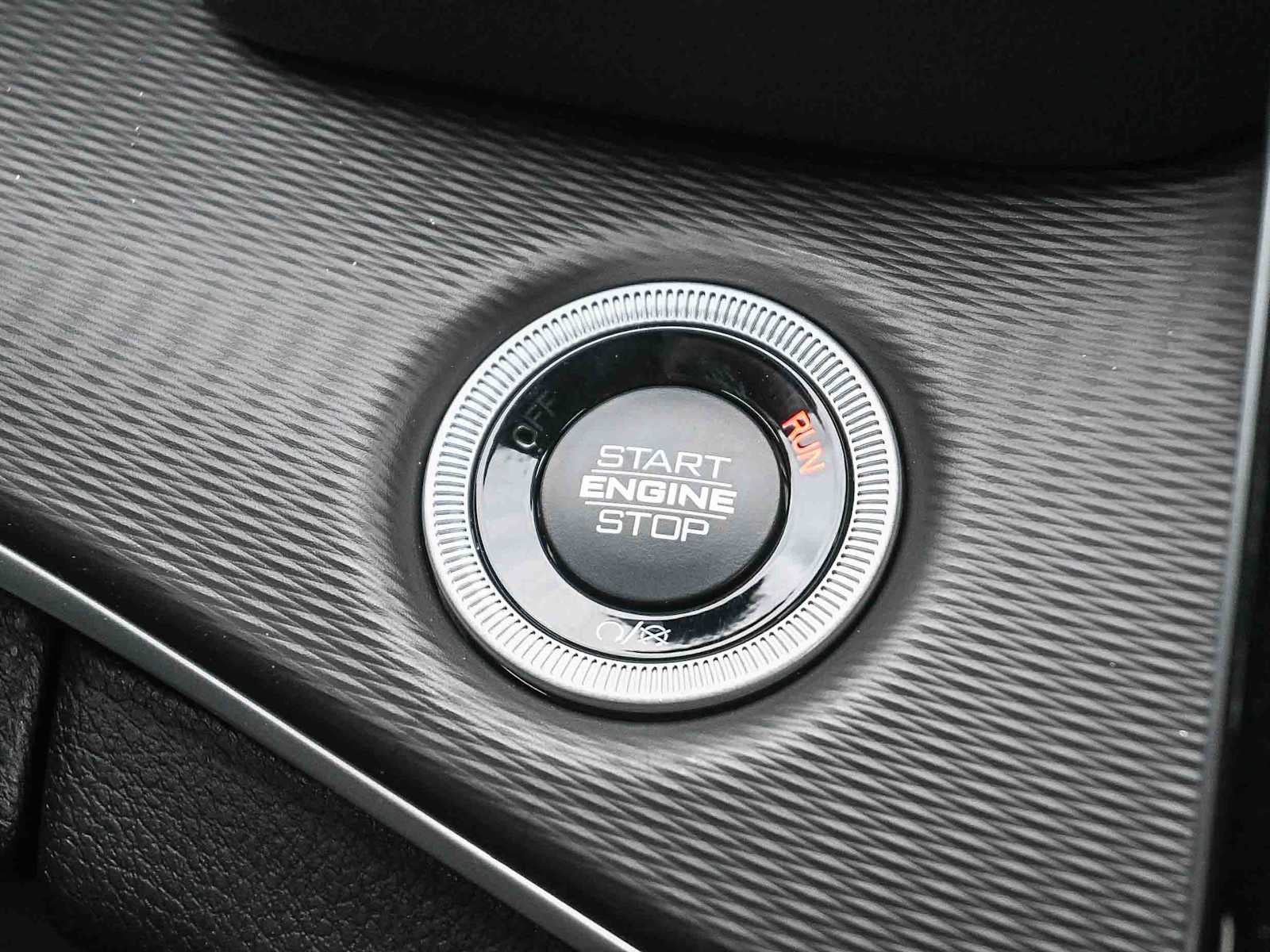 2025 Jeep Grand Cherokee L GRAND CHEROKEE L LAREDO X 4X2