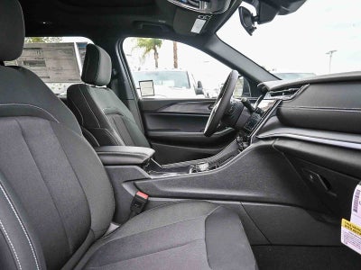 2025 Jeep Grand Cherokee L GRAND CHEROKEE L LAREDO X 4X2