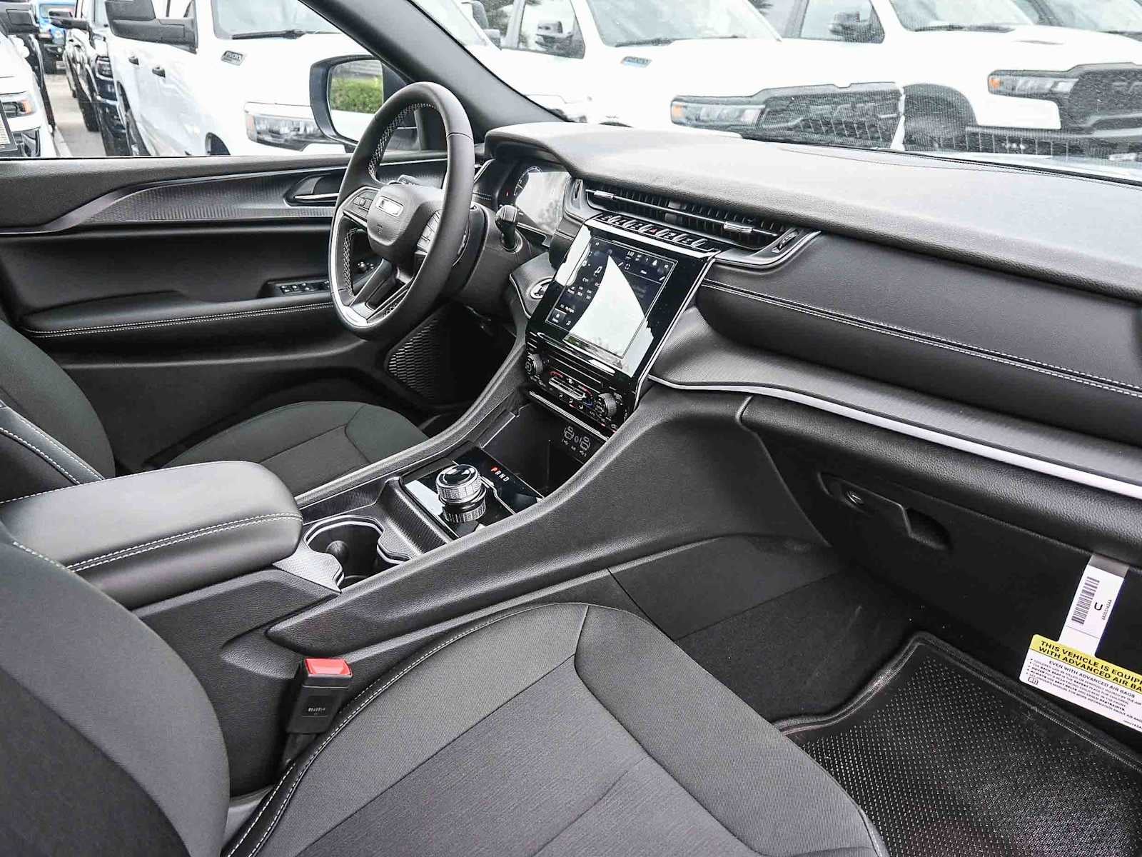 2025 Jeep Grand Cherokee L GRAND CHEROKEE L LAREDO X 4X2