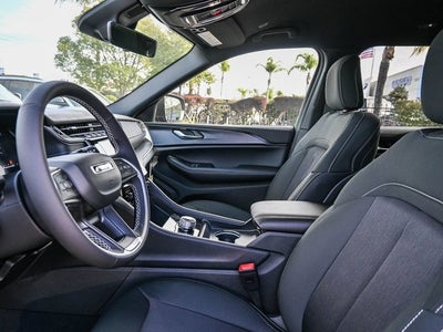 2025 Jeep Grand Cherokee L GRAND CHEROKEE L LAREDO 4X4