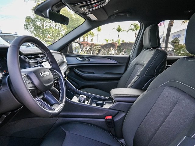 2025 Jeep Grand Cherokee L GRAND CHEROKEE L LAREDO 4X4