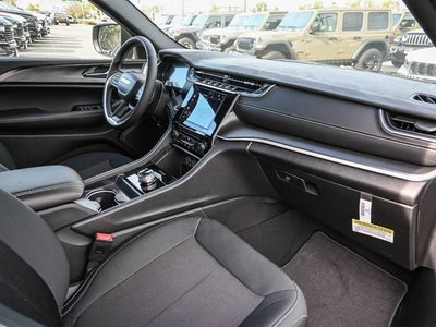 2025 Jeep Grand Cherokee L GRAND CHEROKEE L LAREDO 4X4