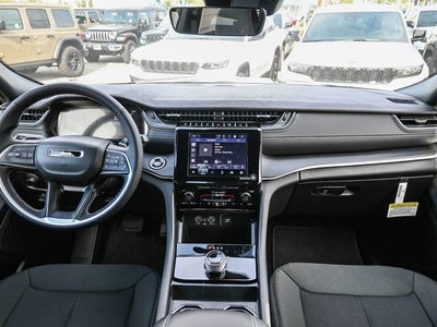 2025 Jeep Grand Cherokee L GRAND CHEROKEE L LAREDO 4X4