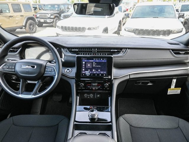 2025 Jeep Grand Cherokee L GRAND CHEROKEE L LAREDO 4X4