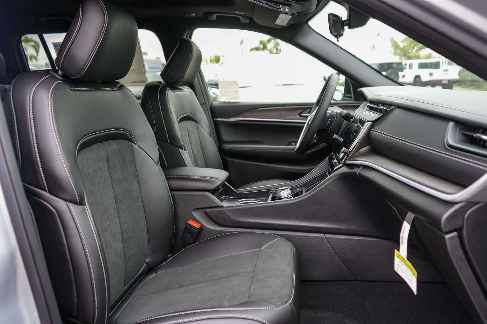 2026 Jeep Grand Cherokee L GRAND CHEROKEE L LAREDO ALTITUDE 4X4