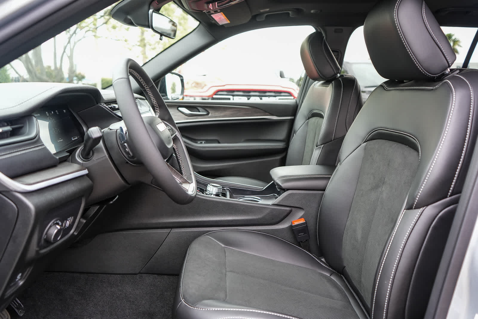 2026 Jeep Grand Cherokee L GRAND CHEROKEE L LAREDO ALTITUDE 4X4