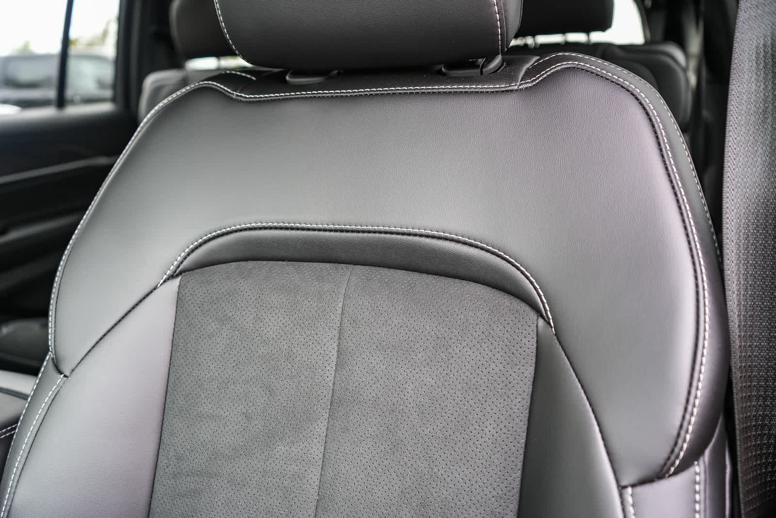 2026 Jeep Grand Cherokee L GRAND CHEROKEE L LAREDO ALTITUDE 4X4