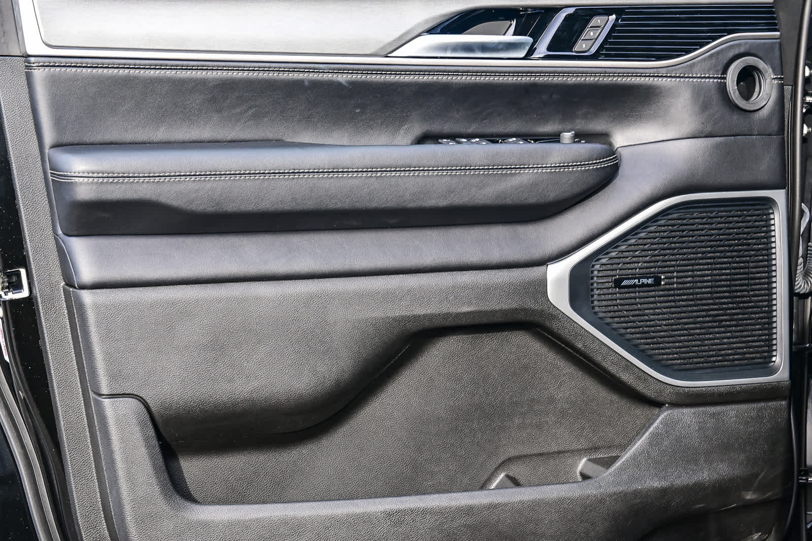 2025 Jeep Wagoneer L WAGONEER L CARBIDE 4X4