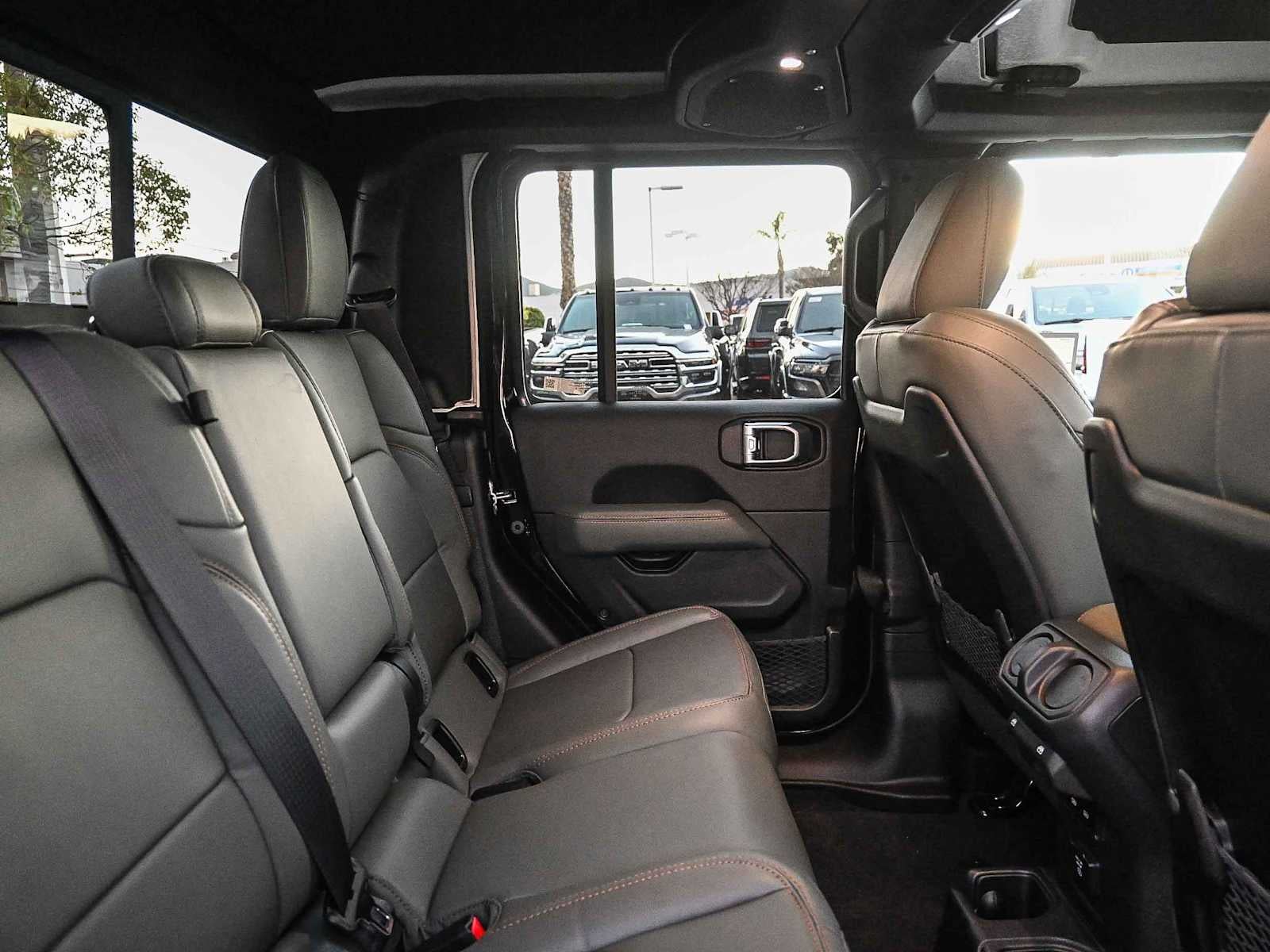 2026 Jeep Gladiator GLADIATOR MOJAVE X 4X4