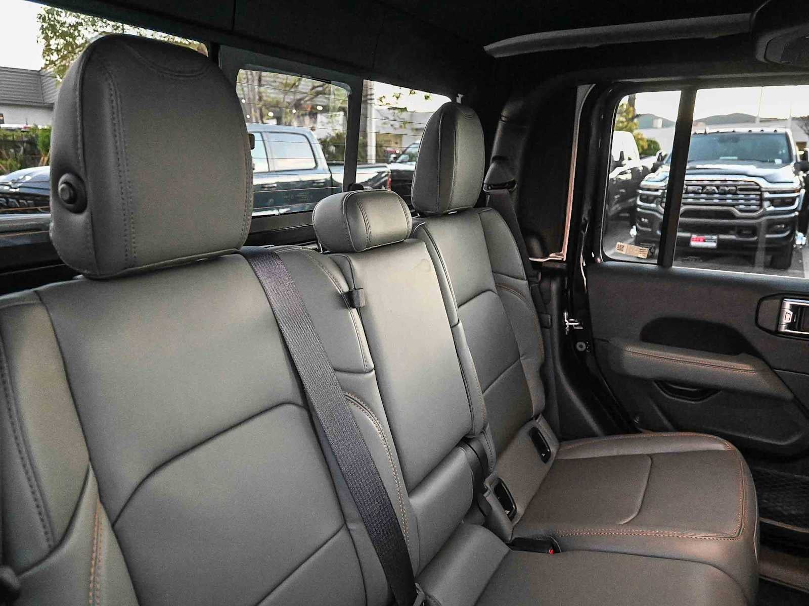 2026 Jeep Gladiator GLADIATOR MOJAVE X 4X4