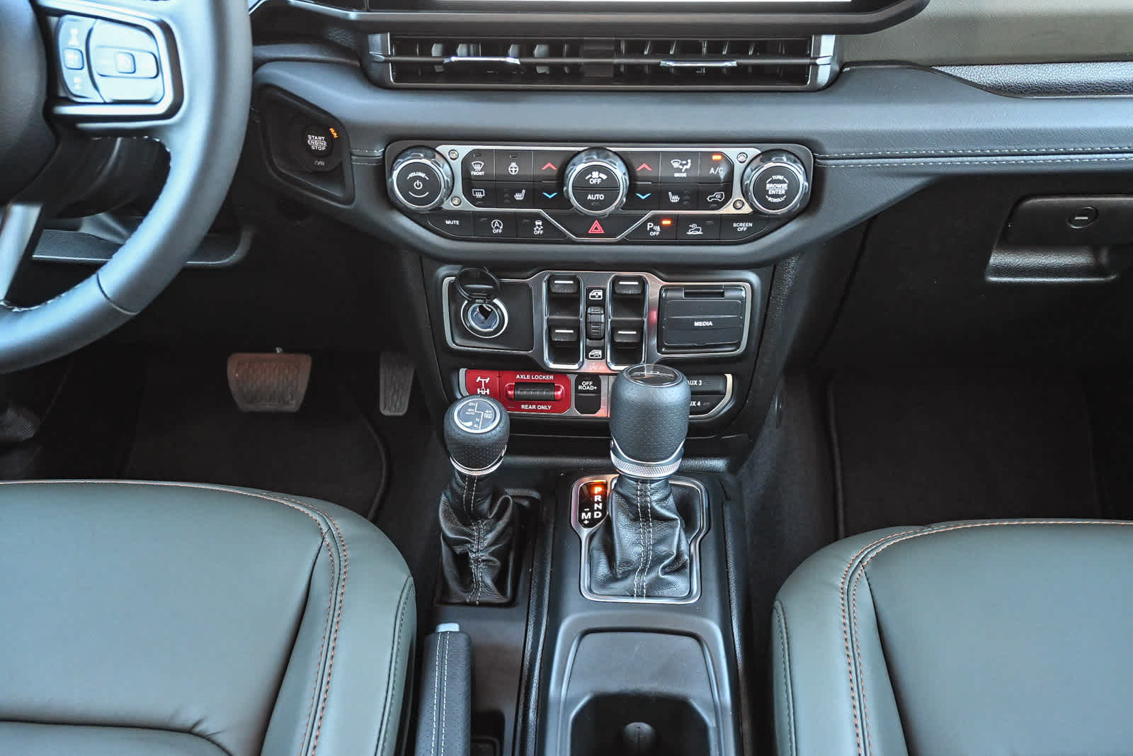 2026 Jeep Gladiator GLADIATOR MOJAVE X 4X4