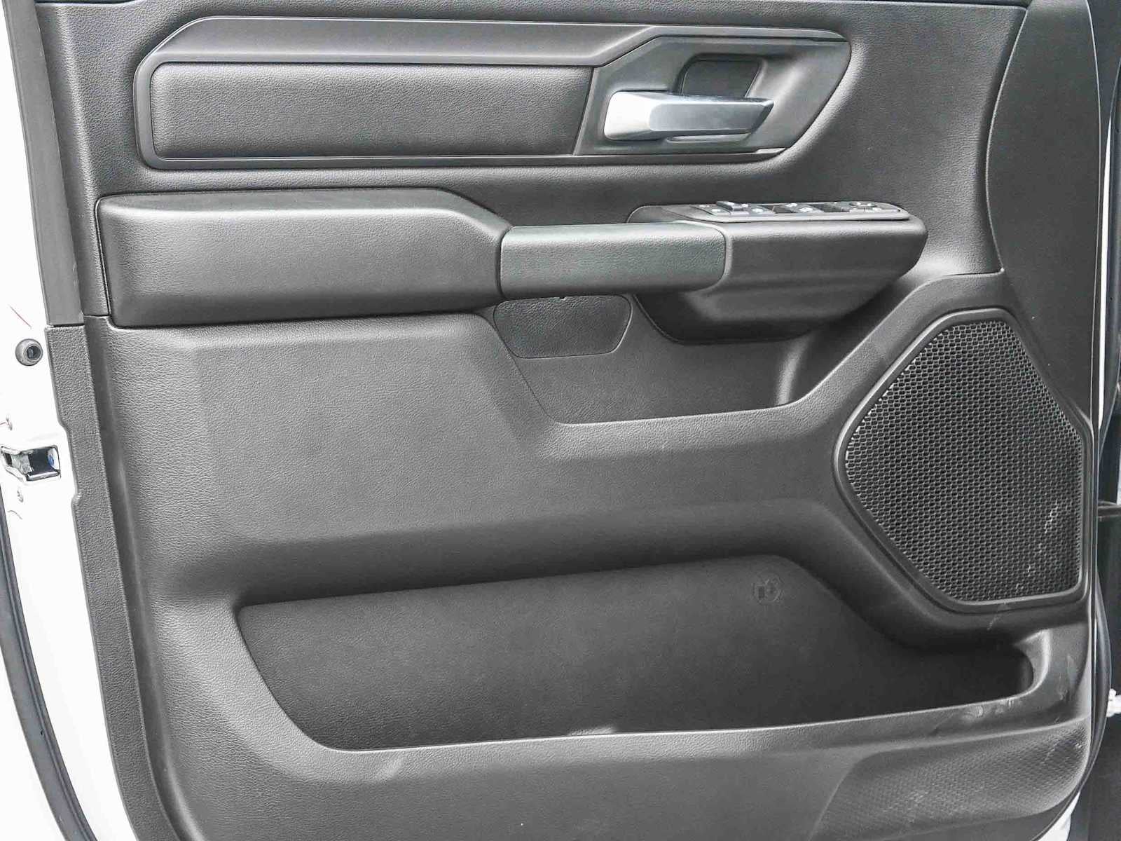 2026 RAM 1500 RAM 1500 EXPRESS CREW CAB 4X2 5'7' BOX