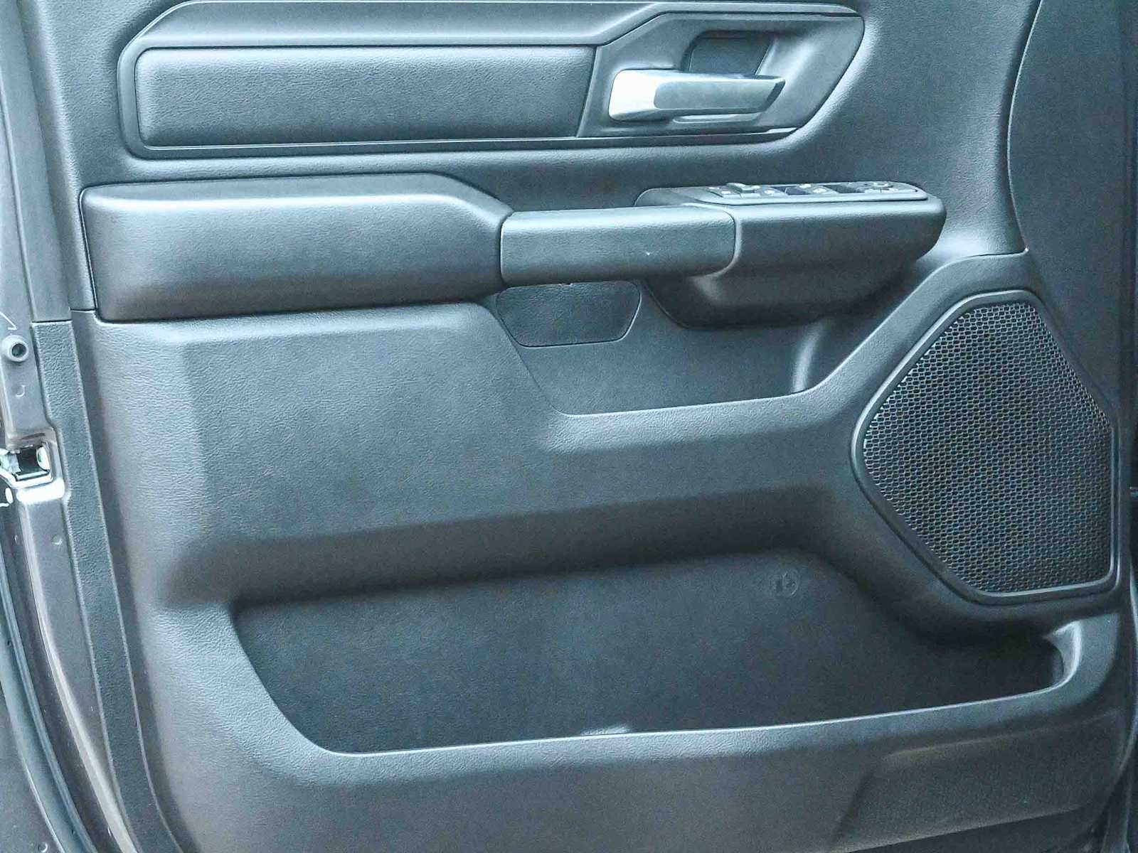 2026 RAM 1500 RAM 1500 EXPRESS CREW CAB 4X2 5'7' BOX