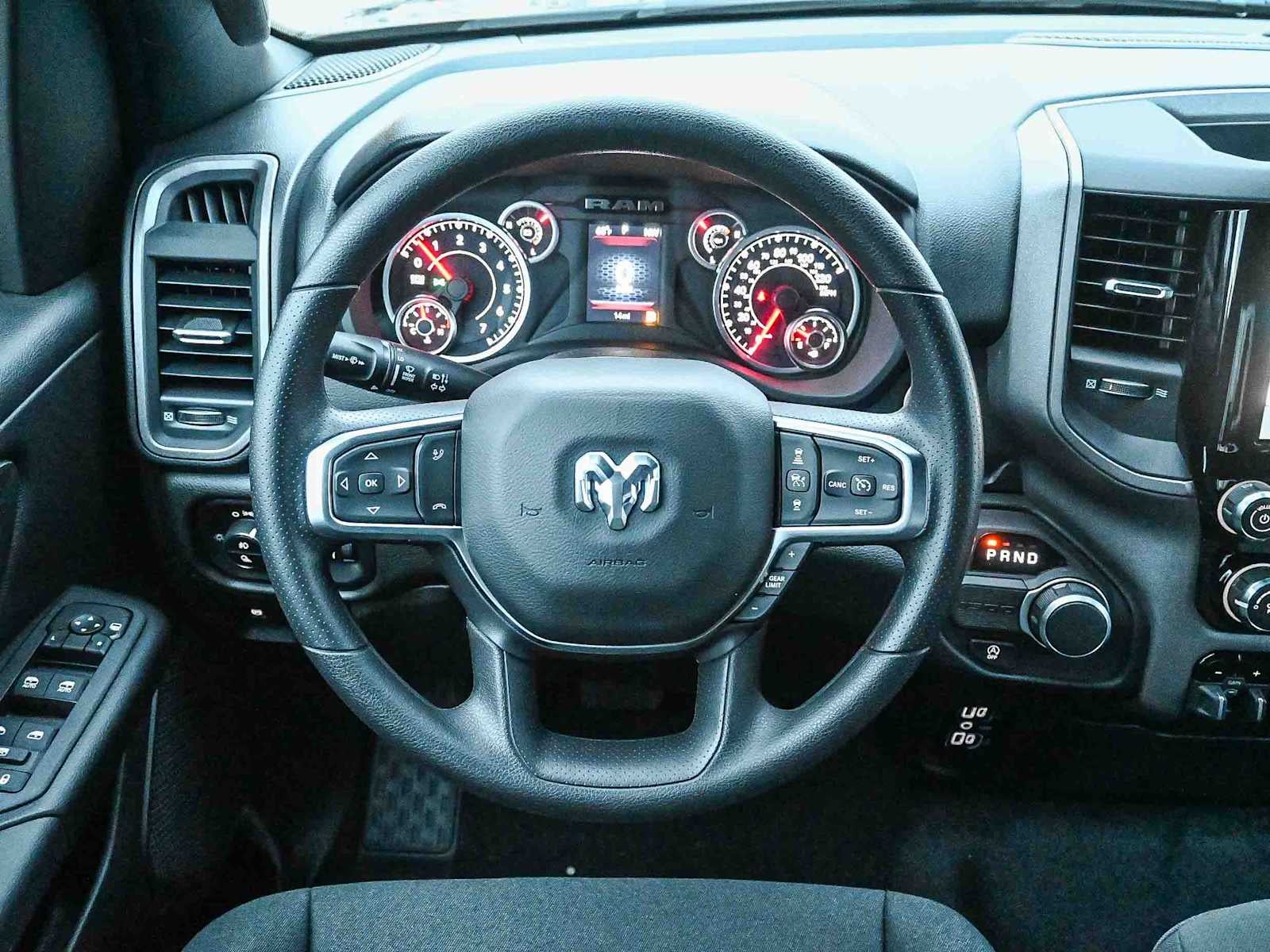 2026 RAM 1500 RAM 1500 EXPRESS CREW CAB 4X2 5'7' BOX