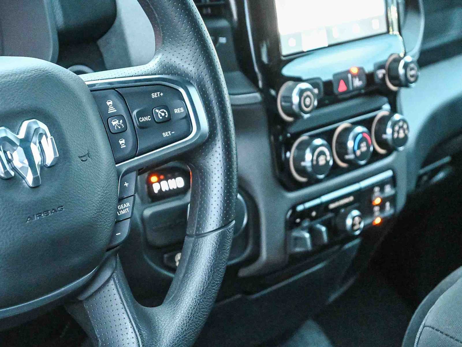 2026 RAM 1500 RAM 1500 EXPRESS CREW CAB 4X2 5'7' BOX