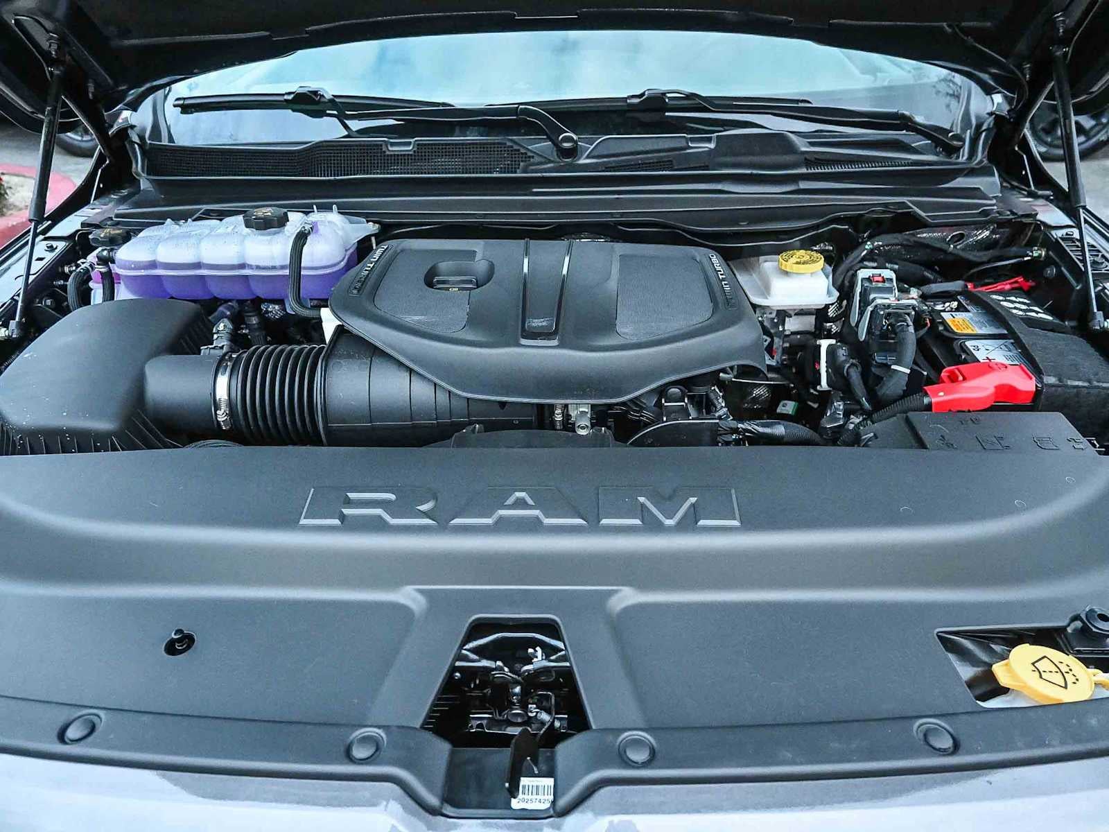 2026 RAM 1500 RAM 1500 EXPRESS CREW CAB 4X2 5'7' BOX