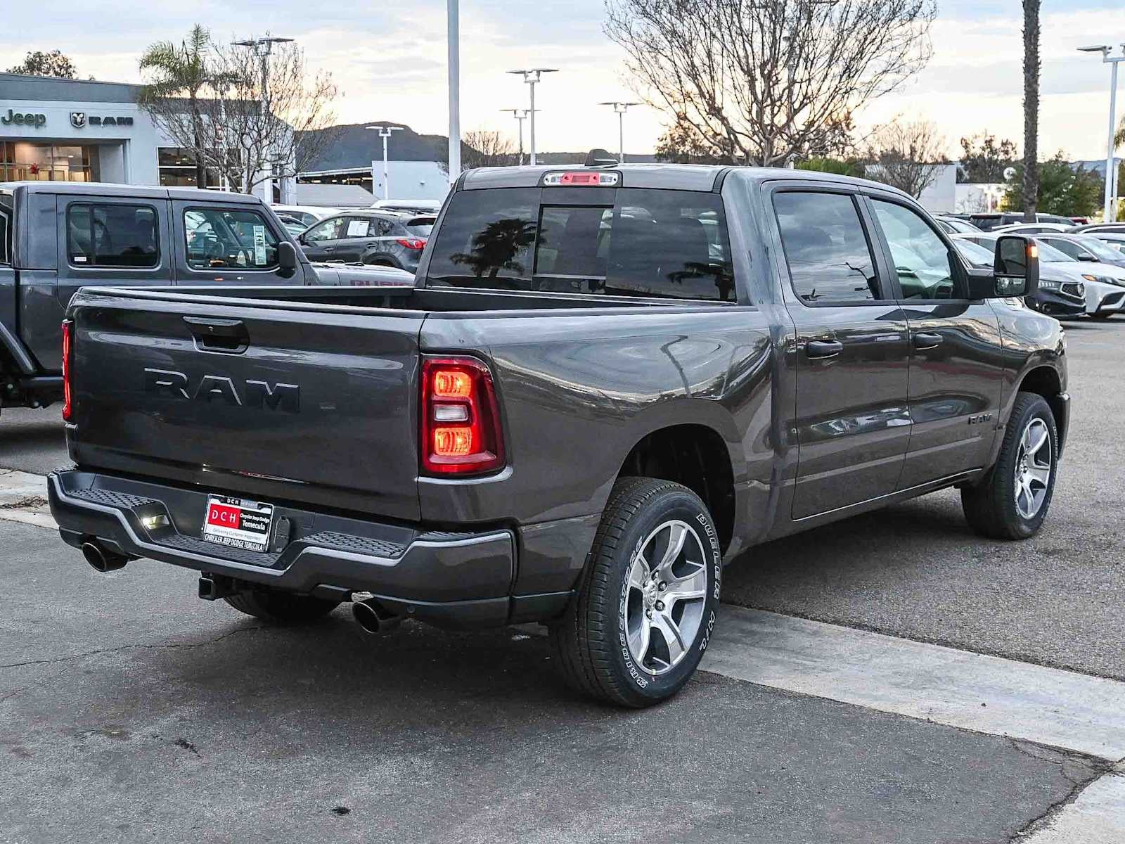 2026 RAM 1500 RAM 1500 EXPRESS CREW CAB 4X2 5'7' BOX