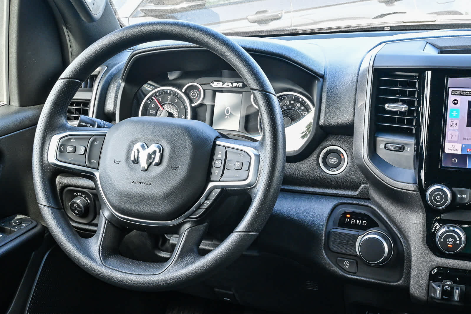 2026 RAM 1500 RAM 1500 EXPRESS CREW CAB 4X2 5'7' BOX