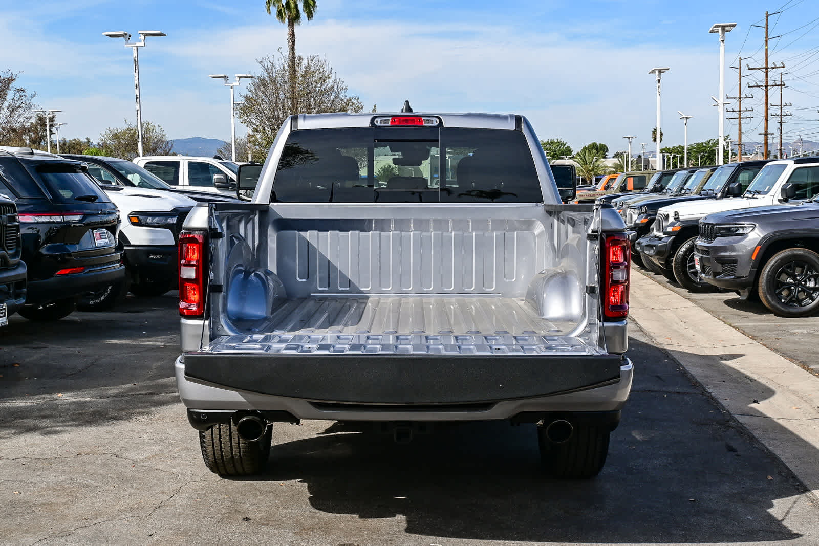 2026 RAM 1500 RAM 1500 EXPRESS CREW CAB 4X2 5'7' BOX