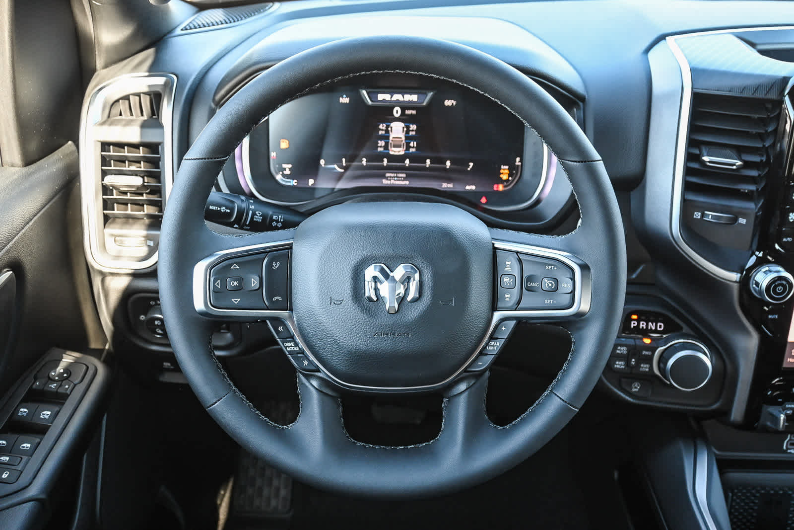 2026 RAM 1500 RAM 1500 BIG HORN CREW CAB 4X4 5'7' BOX