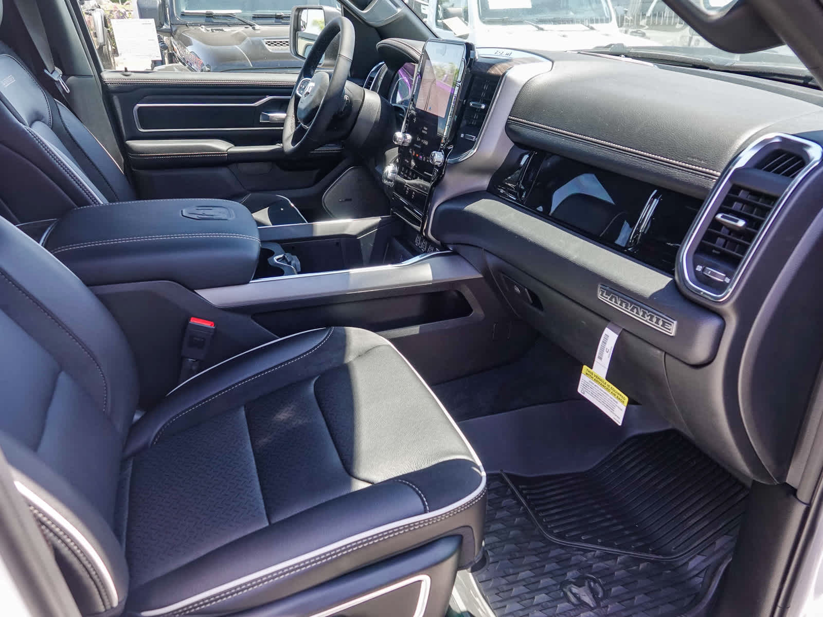 2026 RAM 1500 RAM 1500 LARAMIE CREW CAB 4X4 5'7' BOX